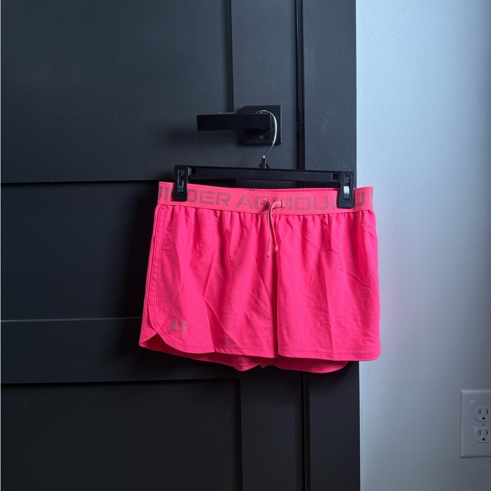 Under Armour Girls Hot Pink Loose Shorts Youth Large EUC